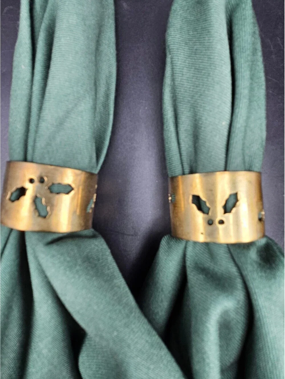 4 Vintage Brass Holly Napkin Rings and 4 Green Napkins